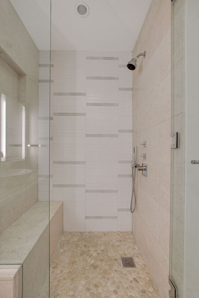 Building Photo - Stunning Strip Views from this Fully Furnished Studio Residence.