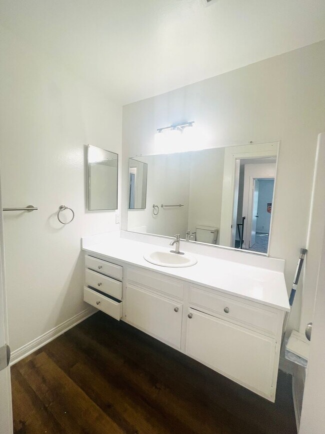 Building Photo - Todd Ranch Condo Welcome to the Todd Ranch Condo, 3-bedroom, 2-bathroom home located in the vibra...