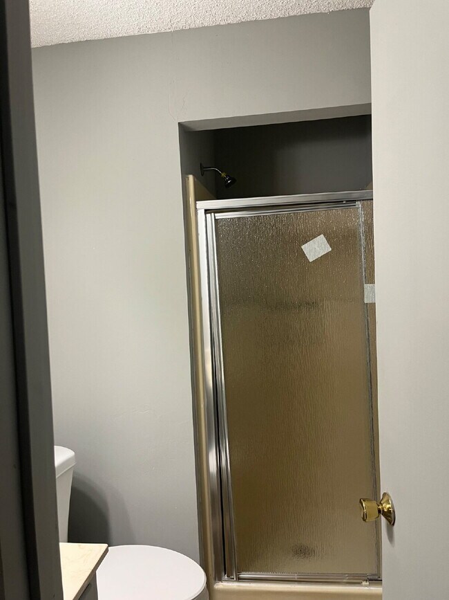 Building Photo - 665 Dutchmans Dr