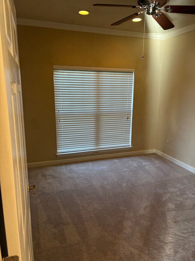 Building Photo - 2602 McKnight Crossing Ct