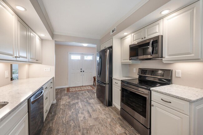 Building Photo - 241 Palm River Blvd