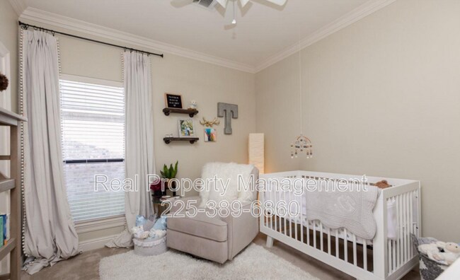 Building Photo - 9462 Country Lake Dr