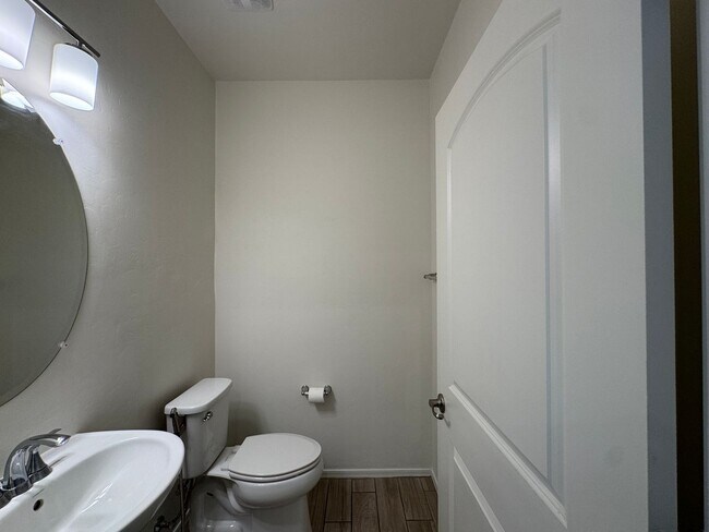 Building Photo - Welcome to this stunning 3Bdm, 2.5Ba, This two-story gem boasts a spacious layout! Must See!