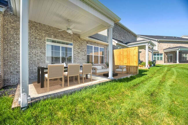 Building Photo - MAINTENANCE FREE, LUXURY TOWNHOME IN FARRA...