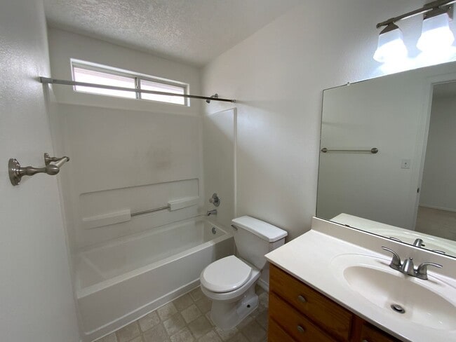 Building Photo - 3 Bedroom Single Story Home Available Near...
