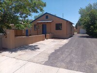 Building Photo - 3 Bedroom 2 Bathroom Home located in North...