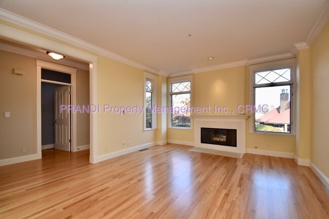 Building Photo - Coming Soon! 3 Bedroom Larkspur Townhouse.