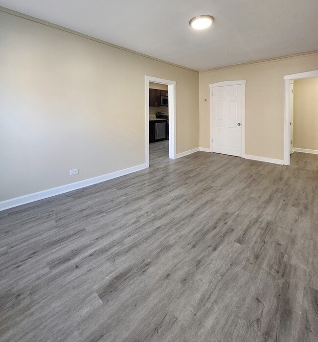 Building Photo - 4202 N Kimball Ave