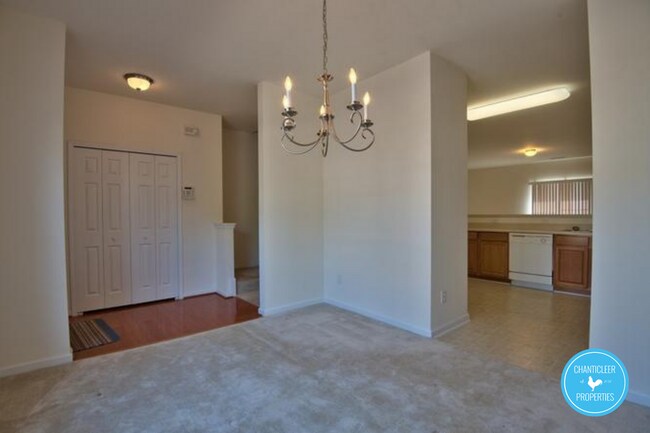 Building Photo - 1725 TW Alexander Dr