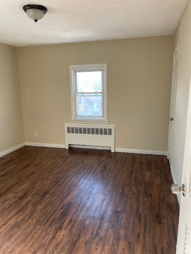 Building Photo - 112 Burhans Ave