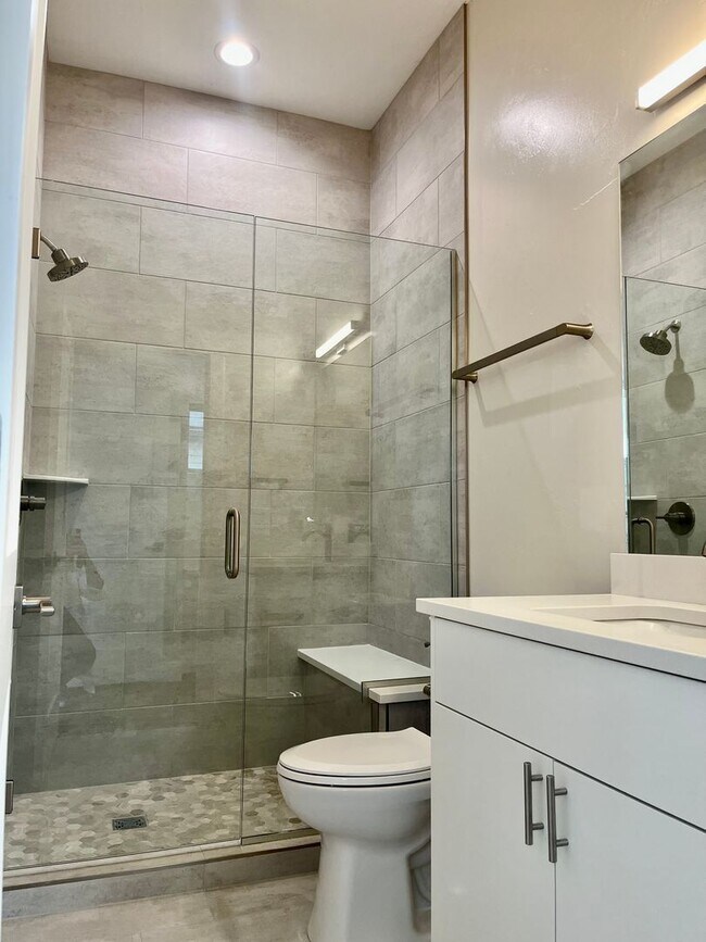 Building Photo - 105 Park Ave