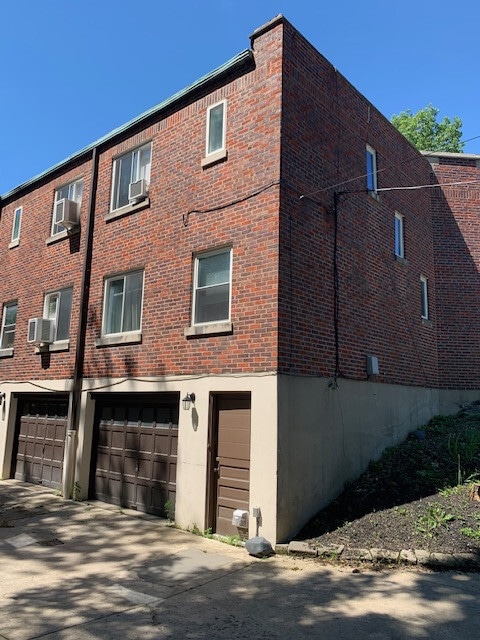 Building Photo - 2617 Madison Rd