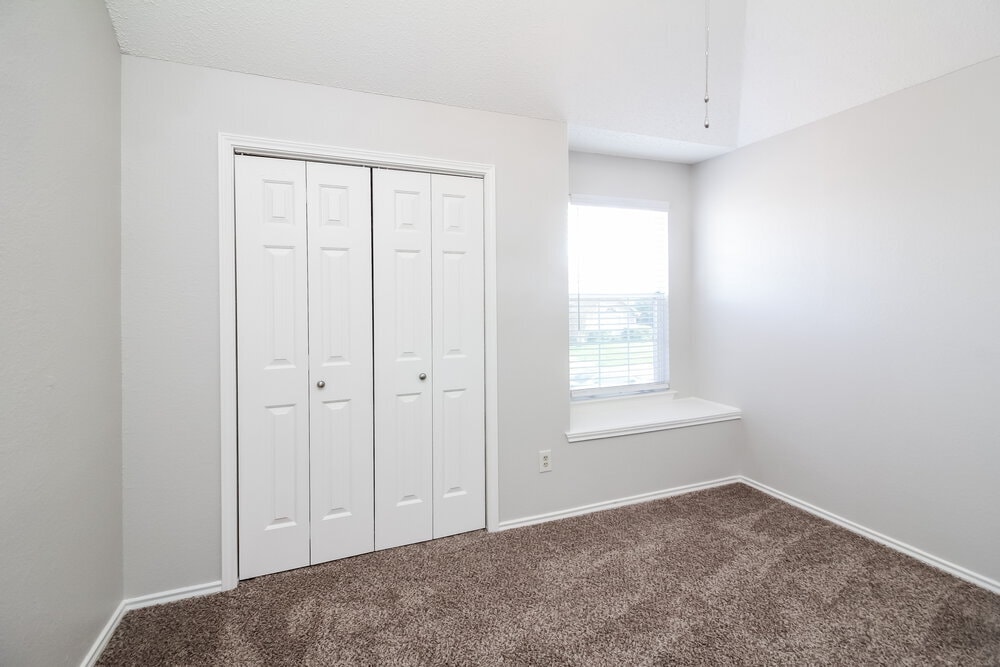 Building Photo - 2326 Weatherby Dr