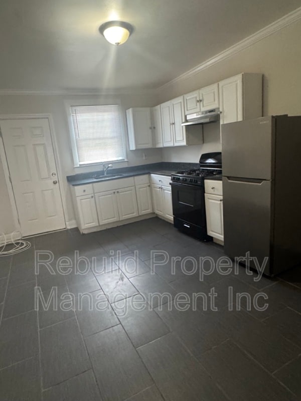 Building Photo - 5 S Conkling St