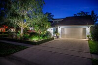 Building Photo - 900 Cosmos Ct