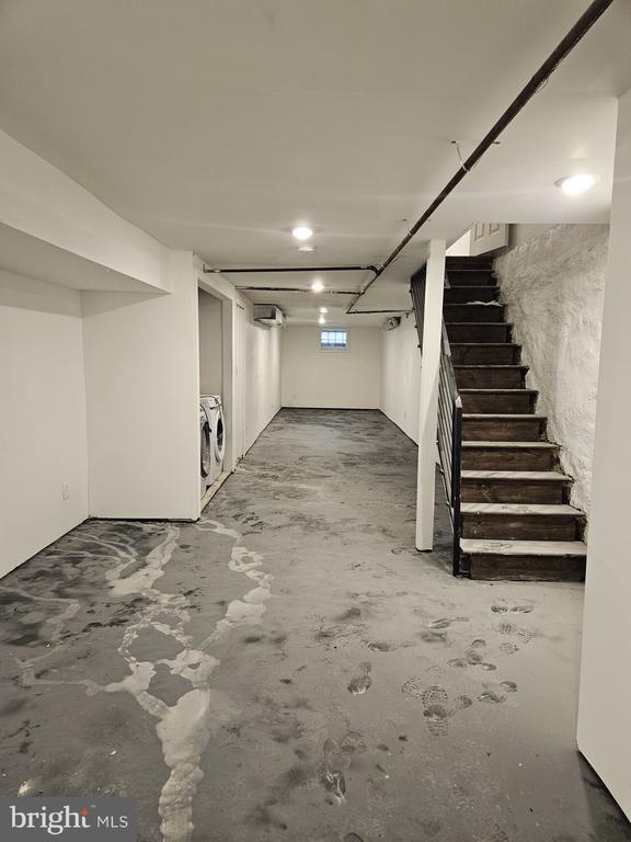 Building Photo - 423 N 52nd St