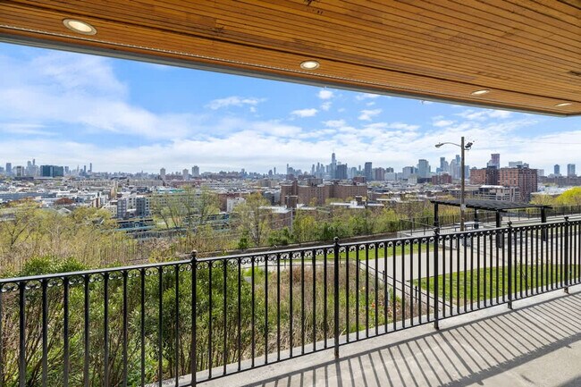 Building Photo - 115 Franklin St