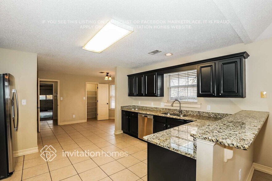 Building Photo - 418 Devonshire Dr