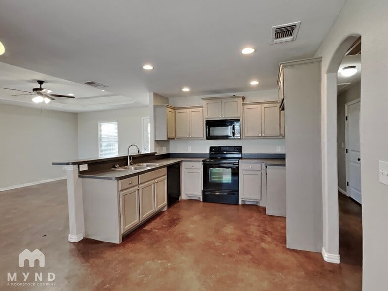 Building Photo - 117 Jolin Ln