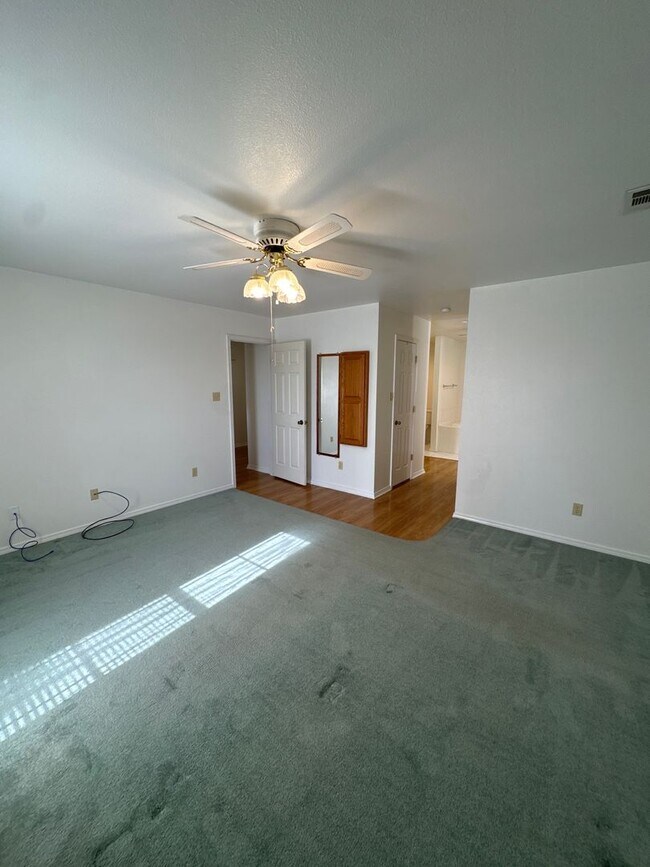 Building Photo - 3606 US-71