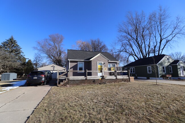 Building Photo - Charming 2-Bedroom Home in Appleton