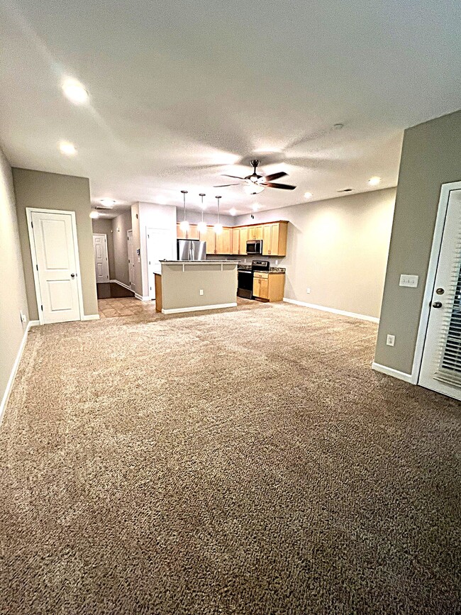 Building Photo - 620 Friendway Rd