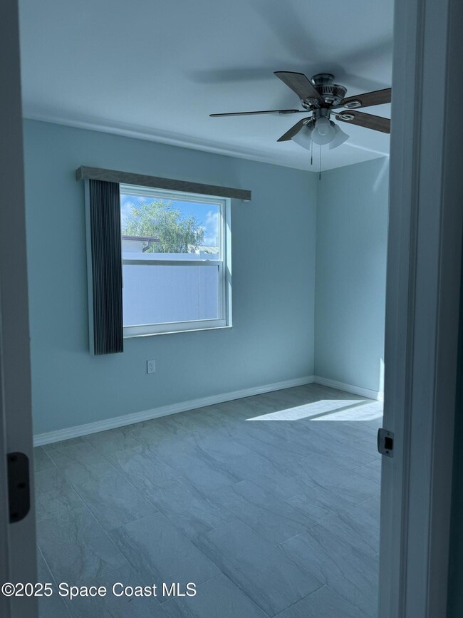 Building Photo - 2841 College View Dr