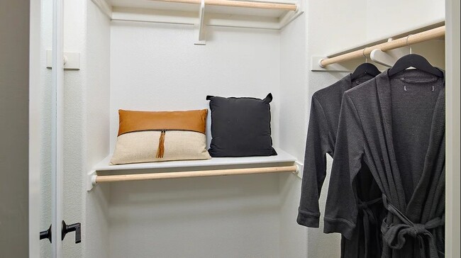 Building Photo - 12204 Riley Ln