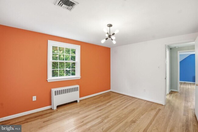 Building Photo - 2913 Cleave Dr
