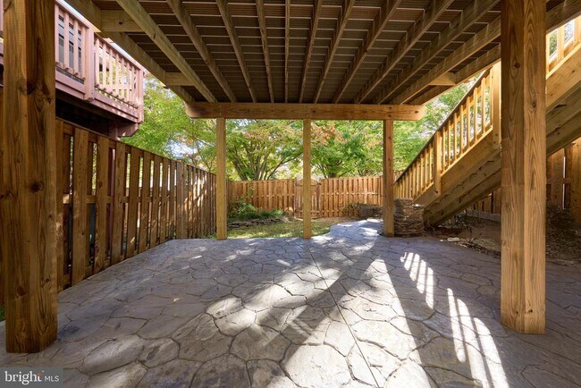 Building Photo - 685 Springhouse Square SE