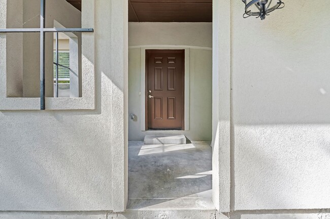 Building Photo - Exceptional Apartment Living in Boise’s North End