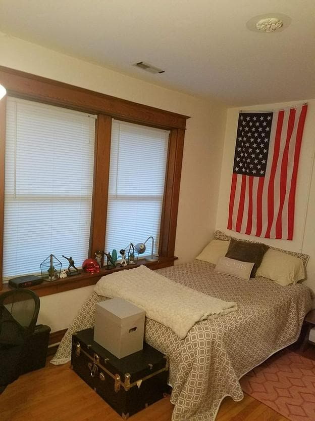 Building Photo - 1042 Art Hill Pl