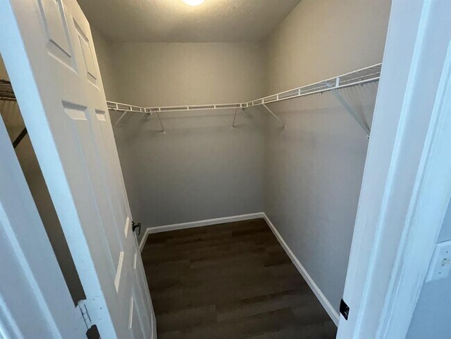 Building Photo - 6301 Landings Terrace