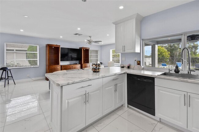 Building Photo - 406 Sailboat Cir