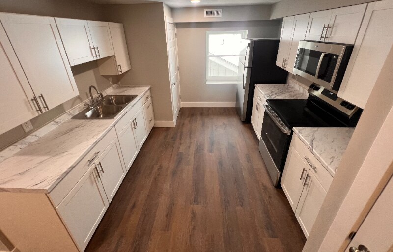 Building Photo - 110 Main St