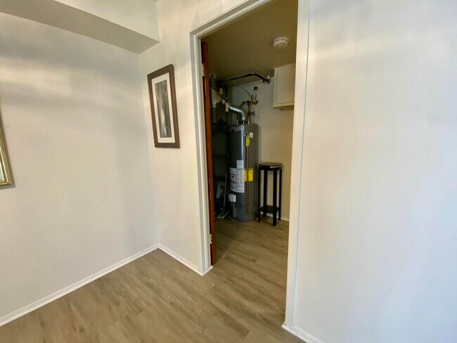 Building Photo - 18220 University Park Dr
