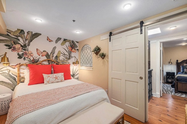 Building Photo - 157 Calhoun St