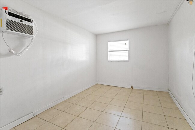 Building Photo - 4184 SW 49th Ct