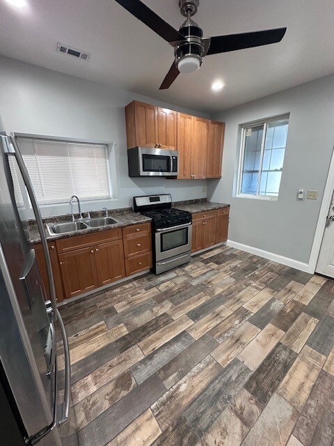 Building Photo - 1028 N Central Park Ave