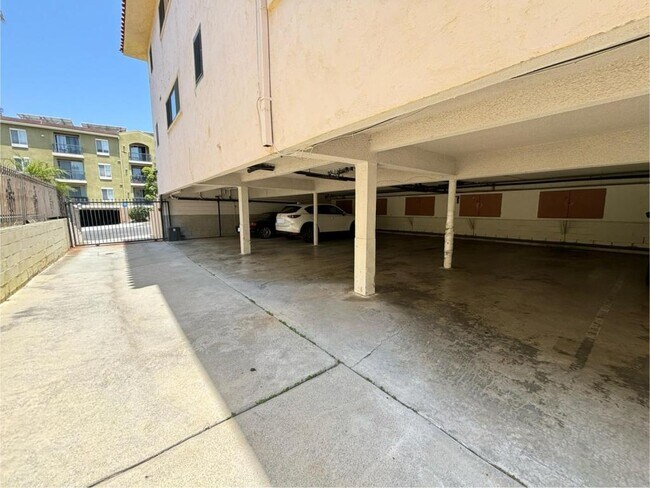 Building Photo - 8340 Manitoba St