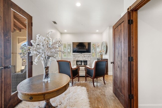 Building Photo - AVAILABLE NOW - Furnished Luxury Wine Coun...