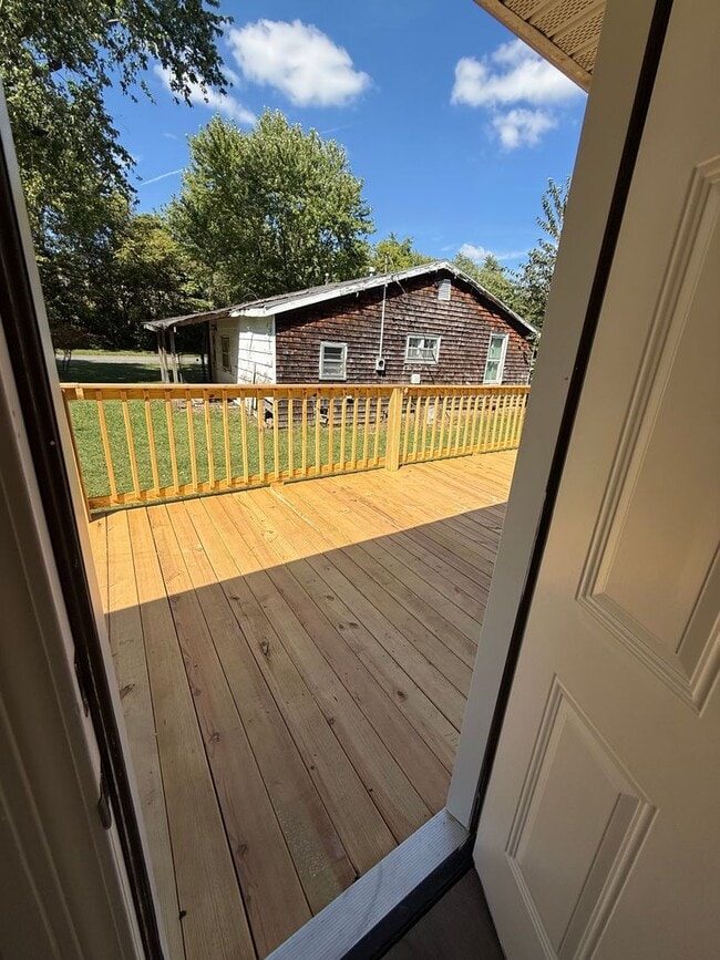 Building Photo - Beautiful 4 Bedroom 2 bathroom home for lease