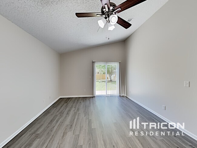 Building Photo - 2660 Malibu Cir
