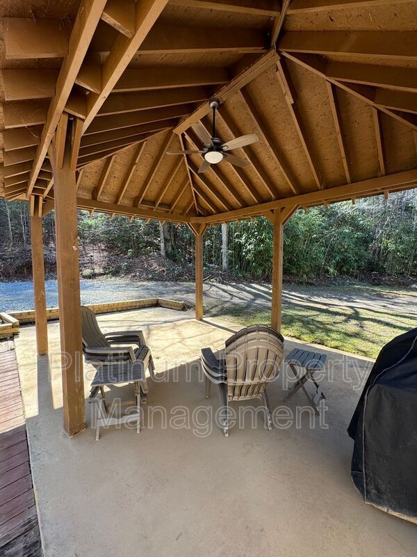 Building Photo - 971 Mountain Cove Rd