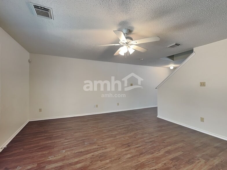 Building Photo - 8334 Tavern Pt