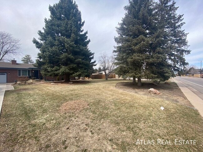 Building Photo - 6201 S Clarkson St