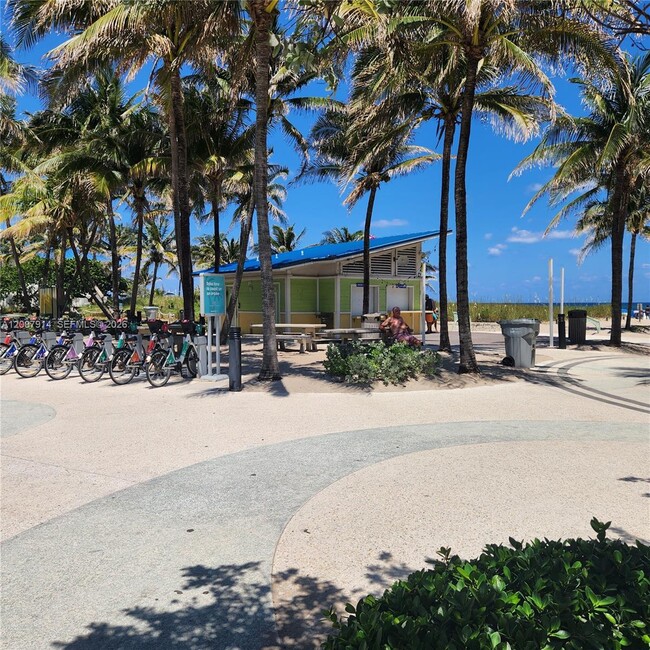 Building Photo - 843 S Ocean Blvd