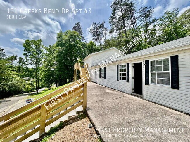 Primary Photo - 101 Creeks Bend Dr