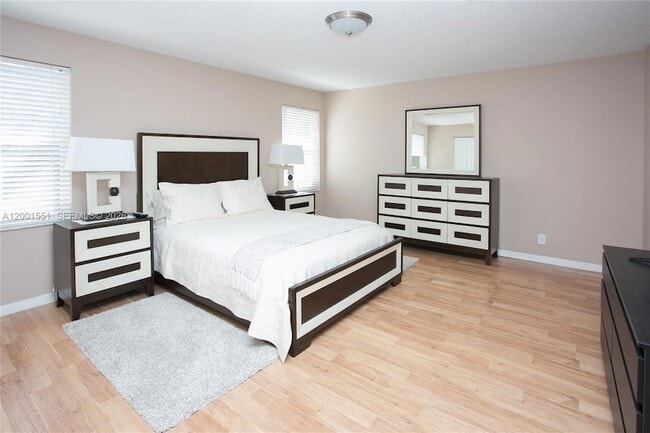 Building Photo - 4104 Pine Ridge Ln