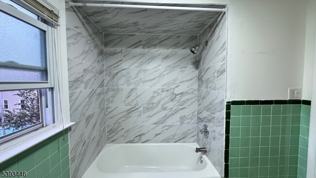 Building Photo - 46 Guenther Pl